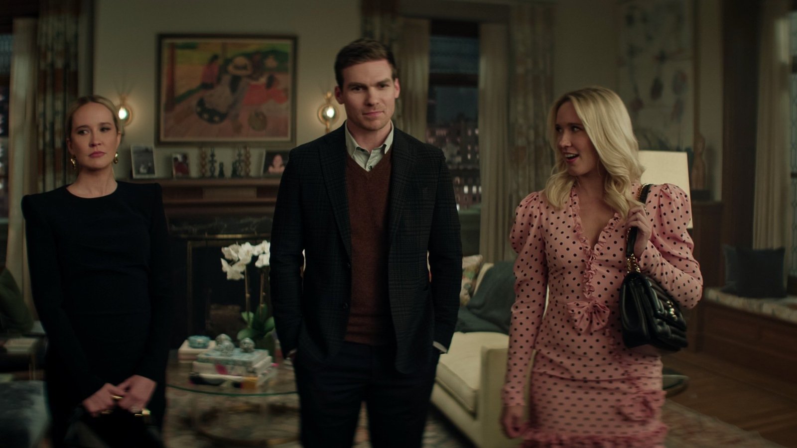 Anna Camp as Reagan Lockwood, Pete Ploszek as Harrison, and Anna Camp as Maddie Lockwood in episode 502 of "You."