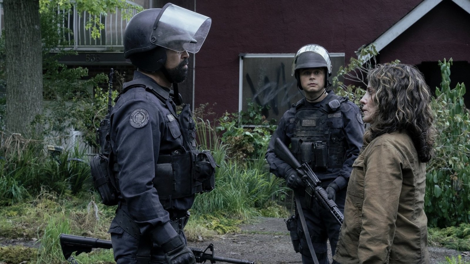 Jeffrey Wright, Ben Ahlers, and Alanna Ubach in "The Last of Us."